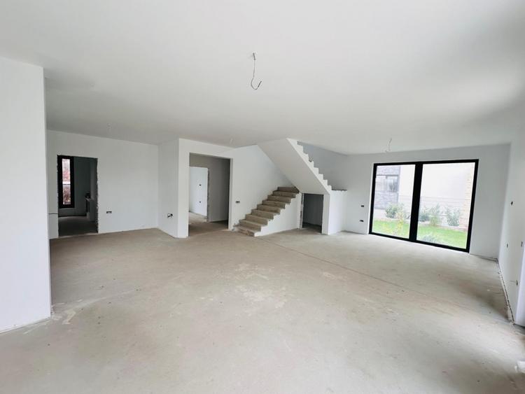 VILA INDIVIDUALA 5 CAMERE | LAGUNA ALBASTRA | CORBEANCA | 198 MP UTIL