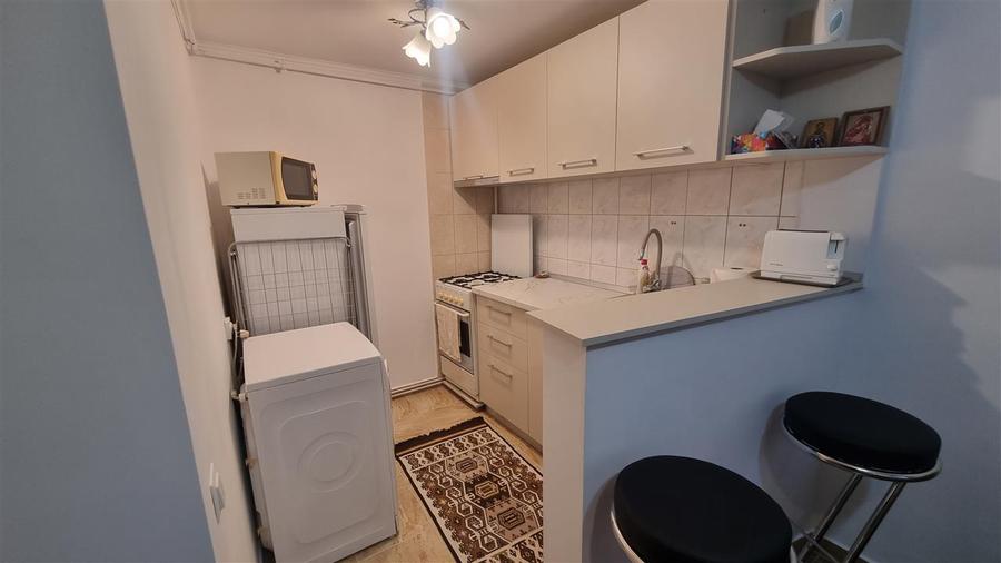 Studio la casa , zona strazii Lunga