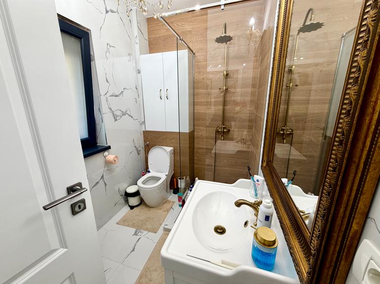 Casa deosebita. 5 cam. 4 bai. Terasa inchisa, Zona buna.
