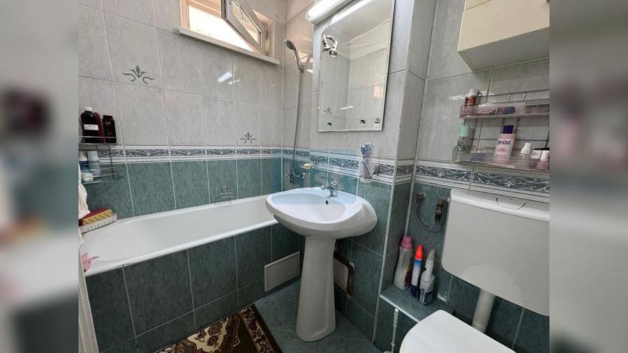 FARA COMISION! Apartament 2 camere, decomandat, zona HOTEL ROYAL