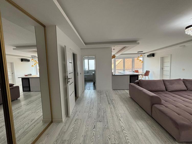 Apartament de 3 camere de închiriat, în bloc nou, zona Trei Stejari