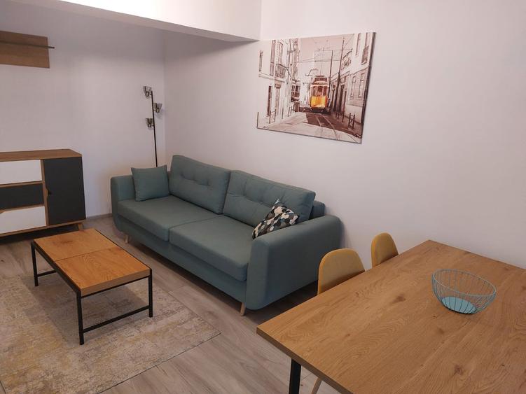 Penthouse-apartament cu 2 camere+terasa+parcare+boxa in Tatarasi-Doi Baieti,bloc