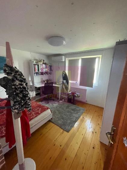 Casa, 5 camere si curte, locatie centrala in Pantelimon, Ilfov