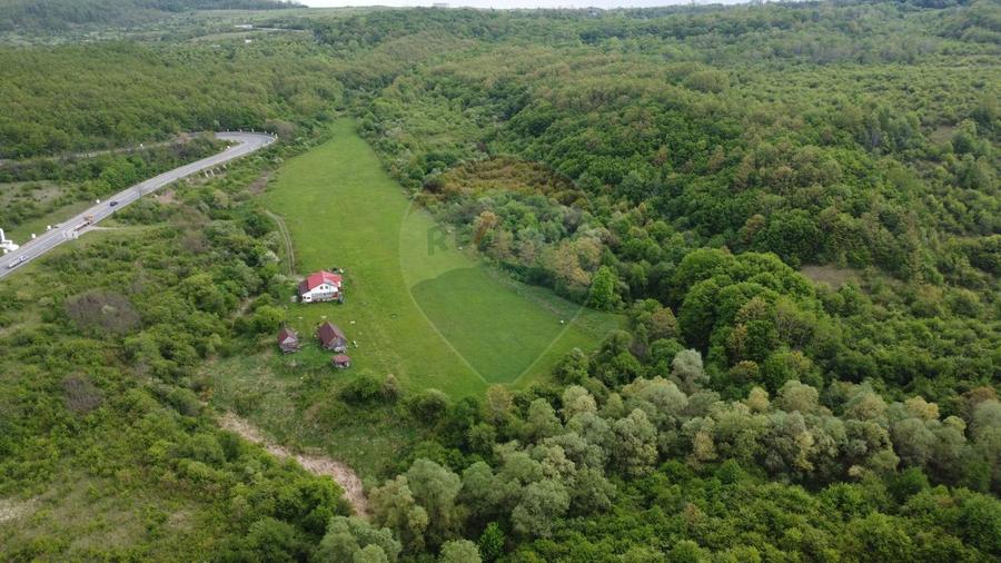 Proprietate OFF-GRID 5,76 Ha. Casa tradiționala lemn. Limită Cluj