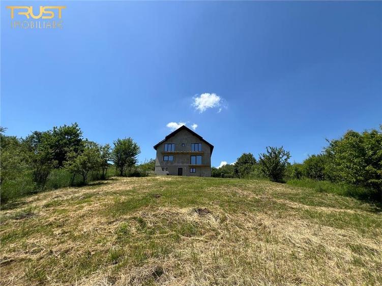 Casa semifinisata V. Ghinzii teren 18 arii