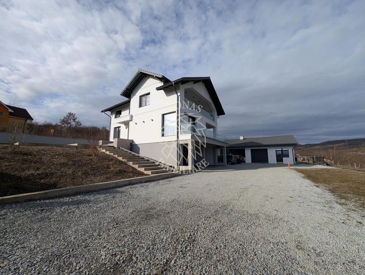 Casa de Lux 378 mp con.-teren 1250 mp-foisor-Valea Rusului
