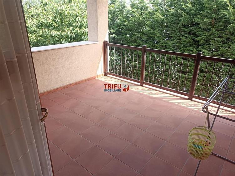 Casa de vanzare 5 camere 560 mp teren Cetate !