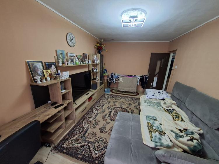 Apartament cu 3 camere, decomandat, etajul 2/4, zona Galata - 4