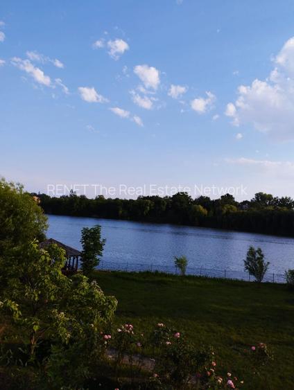 SUPER OCAZIE SE VINDE VILA DE LUX SI CASA DE OASPESTI IN BALOTESTI LA LAC 555000 - 54