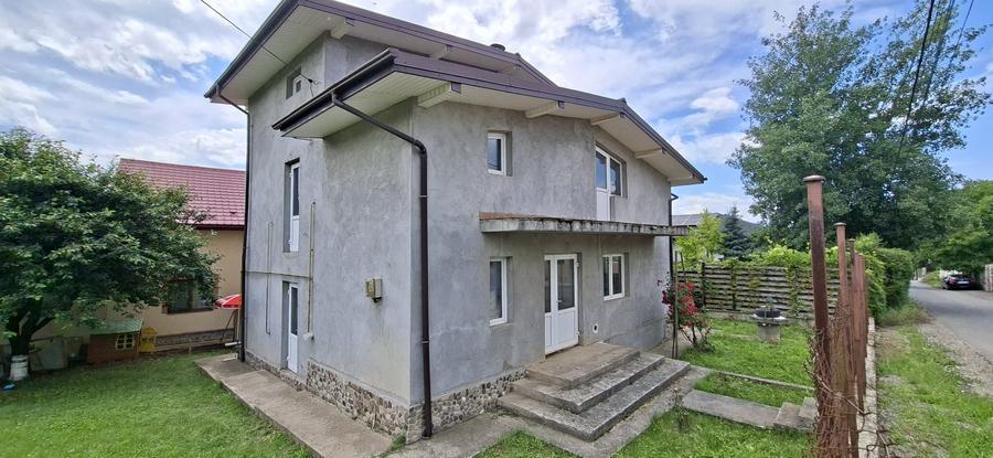 Casa P+1+M "la gri", intabulata, cu utilitati, Bucium Str. Teascului