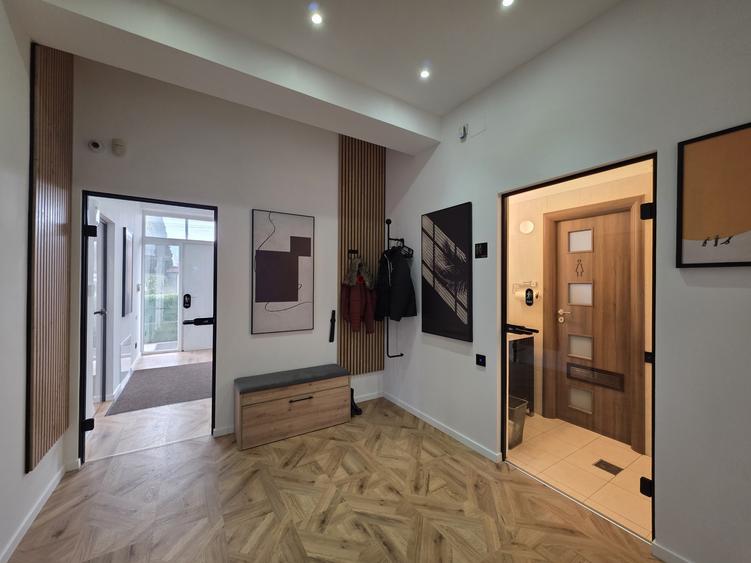 Private Estate lângă București | Vilă, Piscină & Sport Court