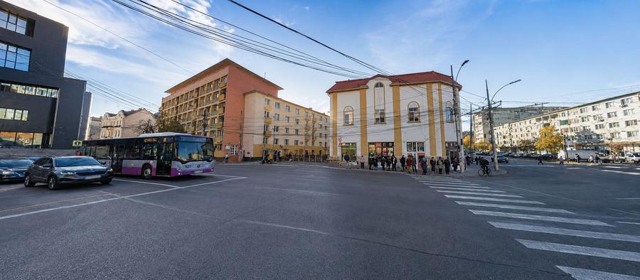 Apartament cu 2 camere de inchiriat, str Andrei Saguna, zona Centrala