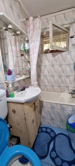 Apartament 3 camere la parter cu balcon