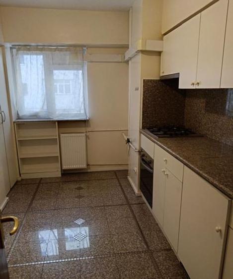 Închiriere Apartament 5 camere în Universitate - zona Ultracentrala