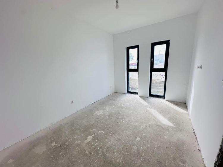 Duplex despartit prin camera tehnica- 4 camere si 3 bai - Urseni