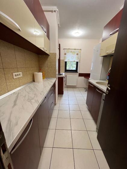 Apartament 3 camere, complet mobilat,utilat, decomandat et 2 din 4 stradal, lift