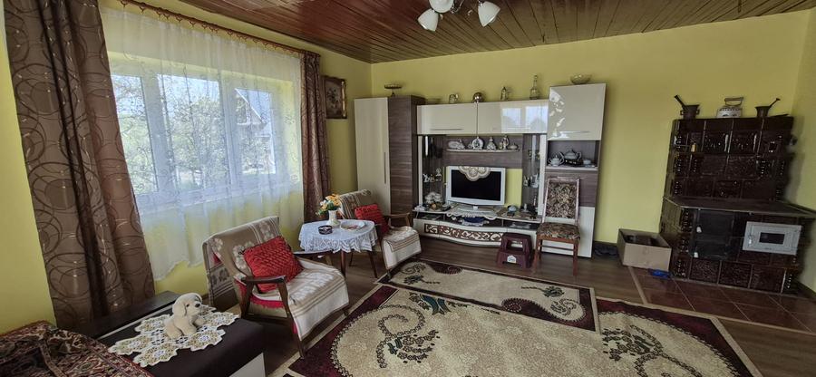 Gospodărie de vanzare, situată în Asuajul de Sus, cu teren generos de 8126