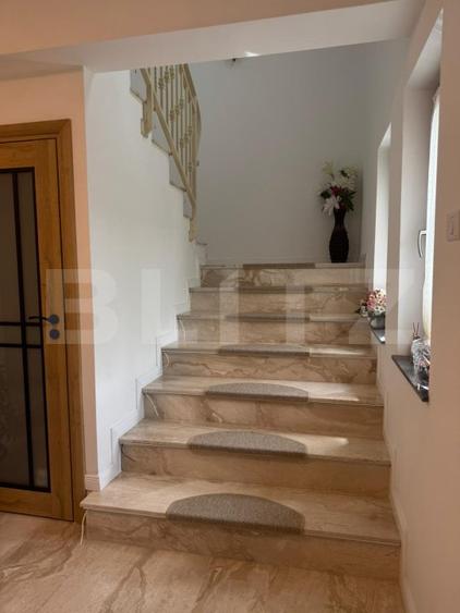 Casa moderna cu 5 camere, 193 mp utili, cartier Burdujeni