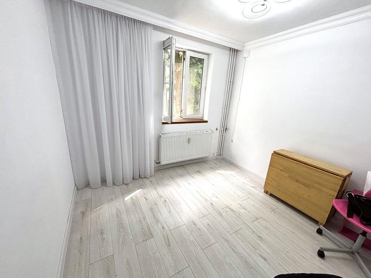 Apartament 3 camere Ozana – etaj 1, parcare inclusă, pet friendly, semi-mobilat