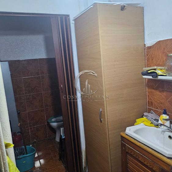 Spatiu comercial zona Sala Sporturilor Pret: 85.000 neg. COMISION 0