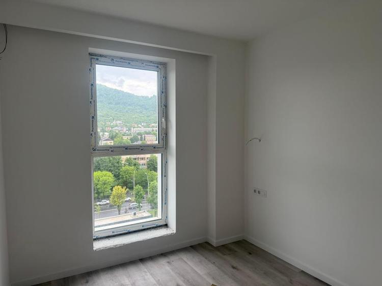 Apartament cu 3 camere finisat zona Cosbuc
