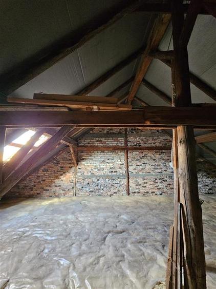 Apartament cu GRADINA SI ACOPERIS MANSARDA DE VANZARE IN ONESTI ETJ 1