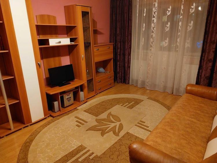 De vânzare apartament 3 camere decomandat et intermediar