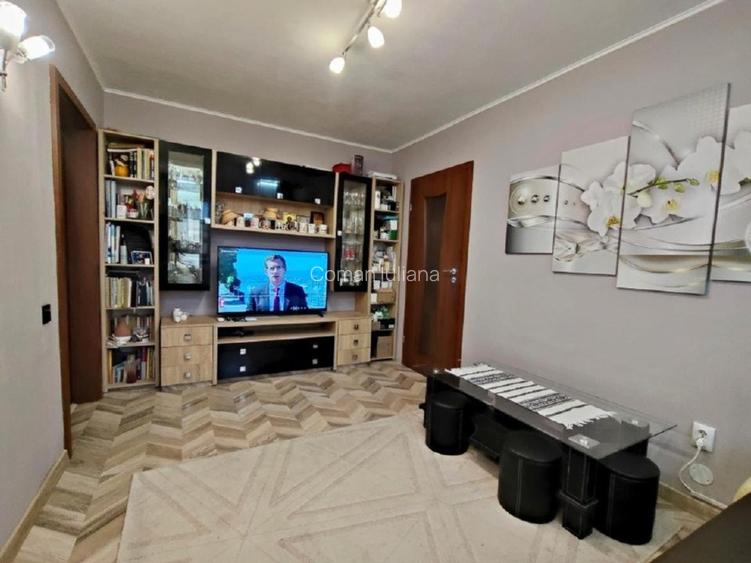 Direct Proprietar | Apartament 3 camere de vânzare – Cartier Florilor, Brașov  - 2