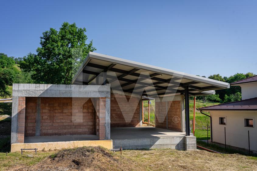 Casă cu arhitectură modernă si teren  in Cisnădioara