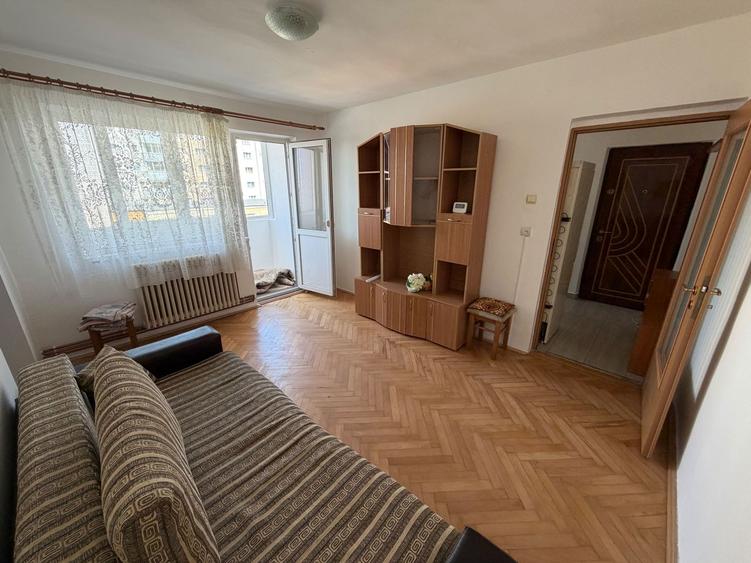 Apartament 3 camere de inchiriat, etaj 5 - zona Cetate