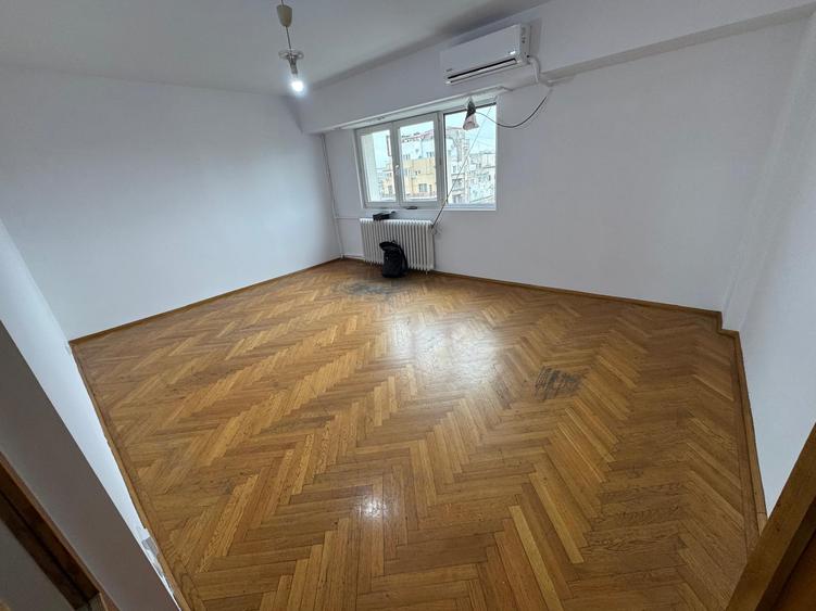 Apartament 2 camere cu terasa situat ultracentral 1 minut metrou Romana