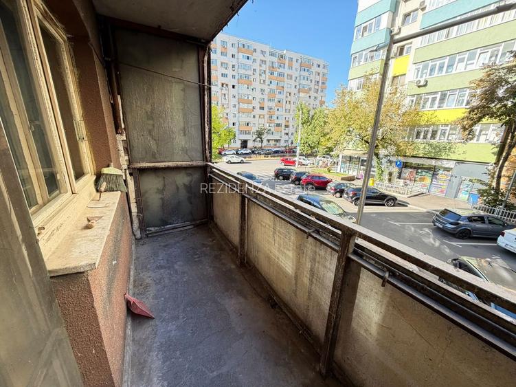 APARTAMENT 3 CAMERE & 2 BAI & 2 BALCOANE DECOMANDAT BLOC 1982 - 9