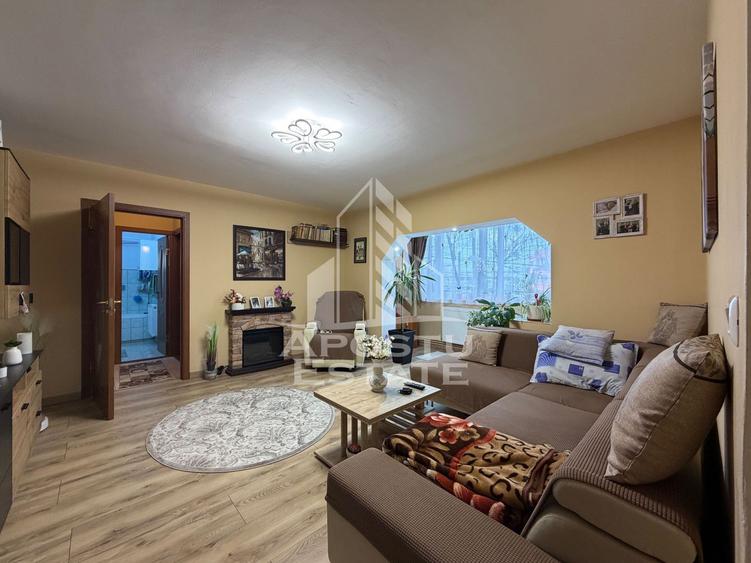 Apartament cu 3 camere, 2 bai, 2 balcoane, etajul 1 , zona Buziasului