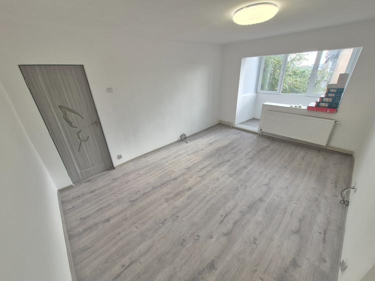2Cam--Sagului-7 Min de Spitalul Judetean--Renovat--45MP-75.000 Euro!Neg