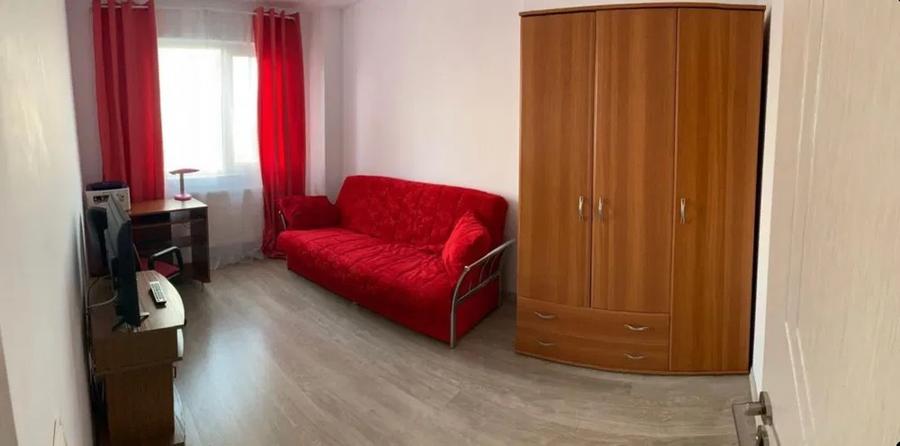 Titan 3 camere cu balcon si parcare