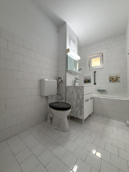 Apartament 3 camere, 65mp utili, 2 bai, parter, renovat - Aradului