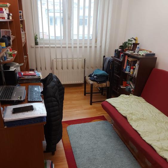 Apartament decomandat 4 camere ultracentral (zona Primarie) etajul 4/4.