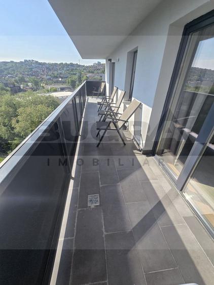 Apartament 42 mp, terasa 15 mp, parcare, zona C. Coposu