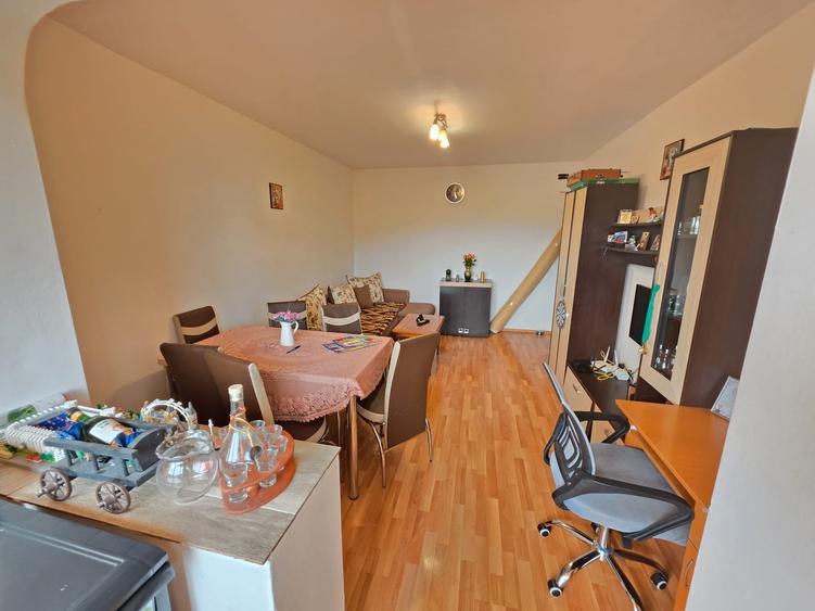 Ocazie! Cartier Stefan cel Mare confort 1 decomandat etaj intermediar, parcare