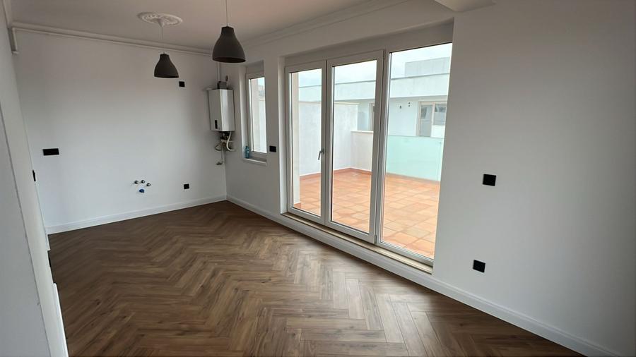 Penthouse de lux | 83 mp utili + terasă 117 mp | Etaj 3 cu lift | Zonă premium