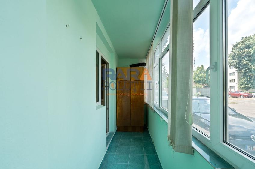 Apartament cu 3 camere, două băi, 77 mp