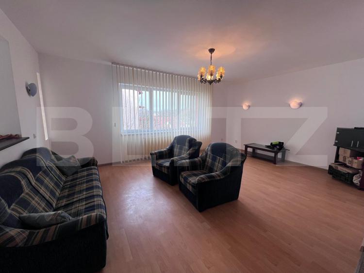 Casa de inchiriat, 7 camere, 230 mp + 415 mp teren, garaj - Gruia