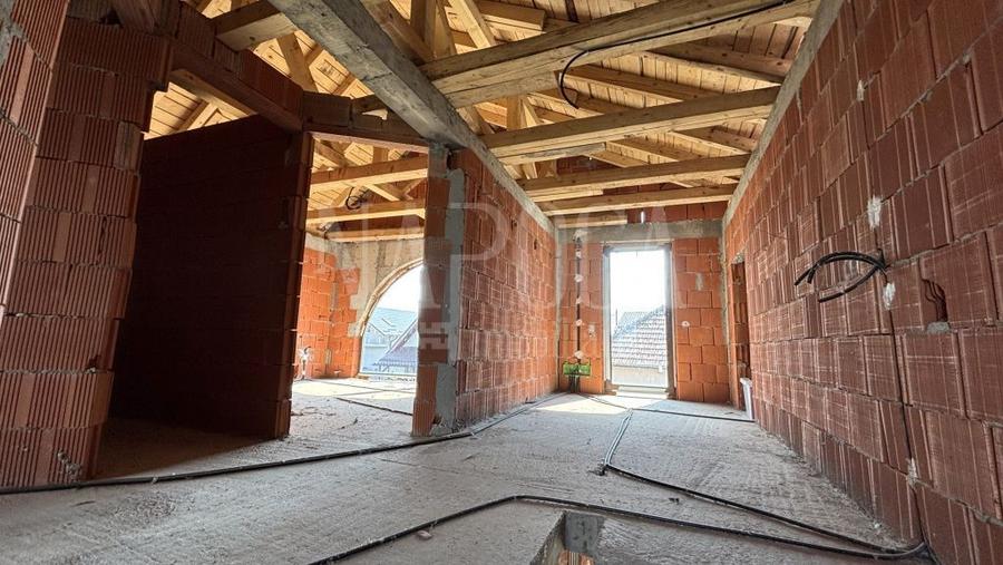 Casa 6 camere de vanzare in Apahida