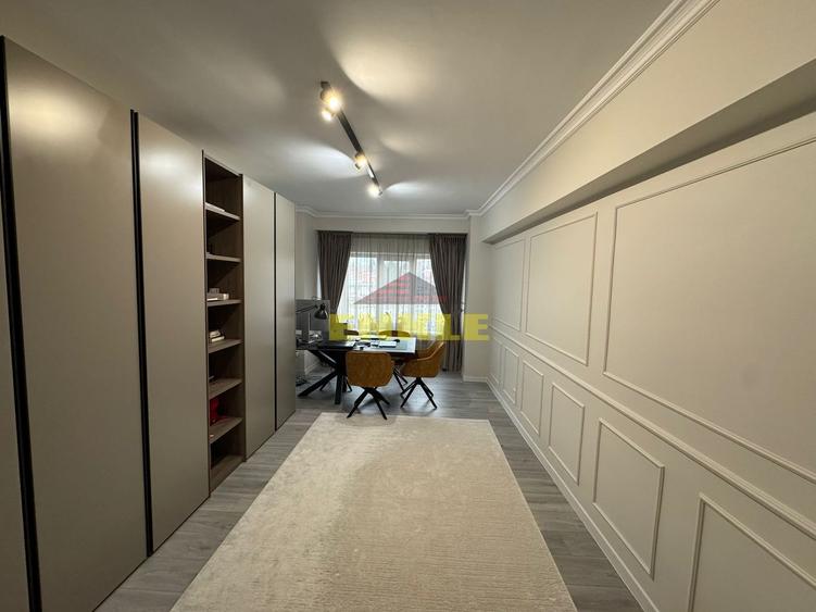 De vânzare – Apartament 4 camere, 102 mp, zona Bazar