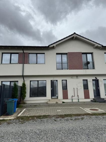 EXCLUSIVITATE Casa de vanzare Floresti zona str Cetatii