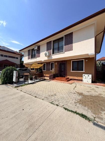 Casă tip duplex 4 camere 3 băi 3 locuri de parcare în Tunari