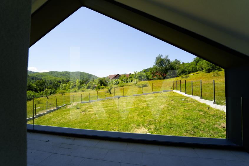 Casă arhitectură modernă cu panoramă spre Munții Făgăraș și Cetatea Cisnădioara - 28