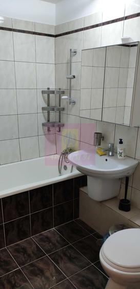 Apartament 3 camere, spațios, luminos și liniștit, cu vedere spre parc și lac