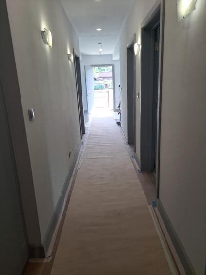 CASA NOUA PE UN NIVEL CU 4 CAMERE DOUA BAI,LIVING, BUCATARIE 19 ARI TEREN