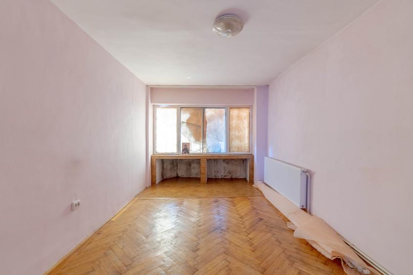Apartament 3 camere transformat in 2 camere – Bd. Cosminului